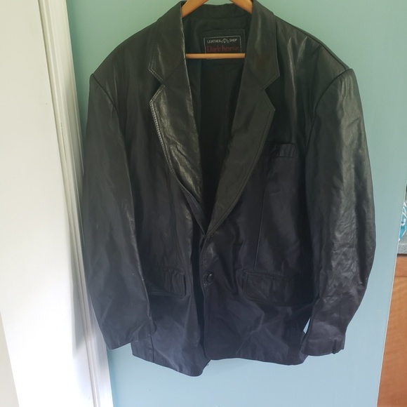Dark Horse | Black leather jacket - Picture 2 of 4